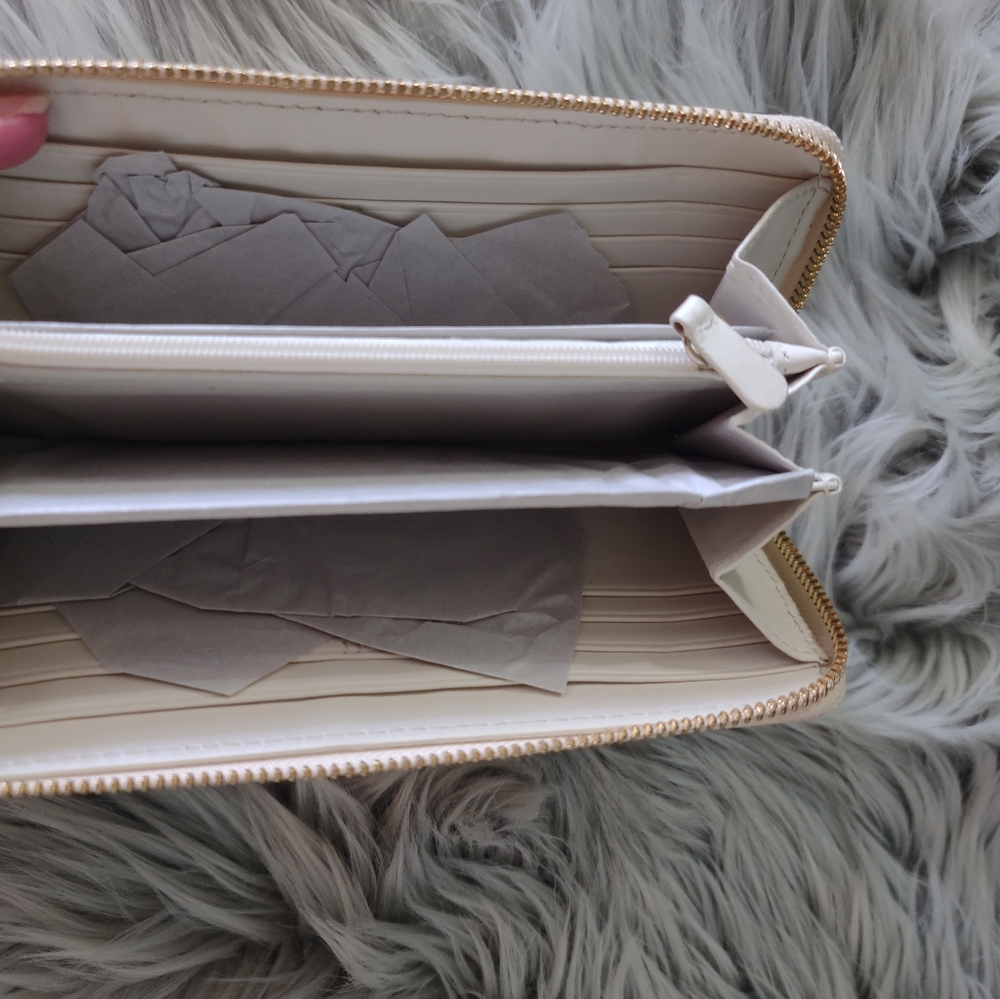 NWT Coach Metallic Cream/Gray Python Wallet - Picture 5 of 6